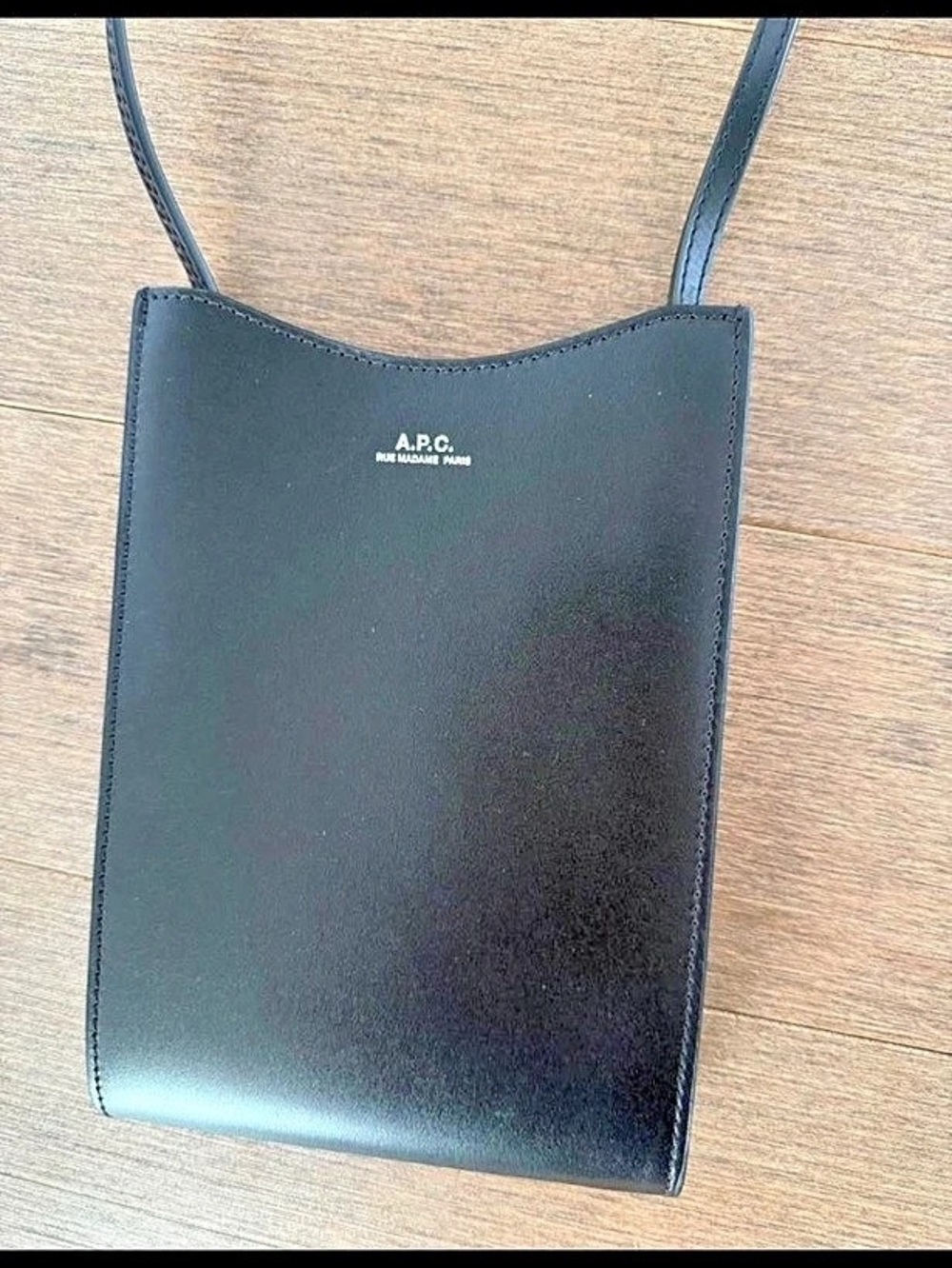 A.P.C. Jamie Neck Pouch. Crossbody Bag in Black